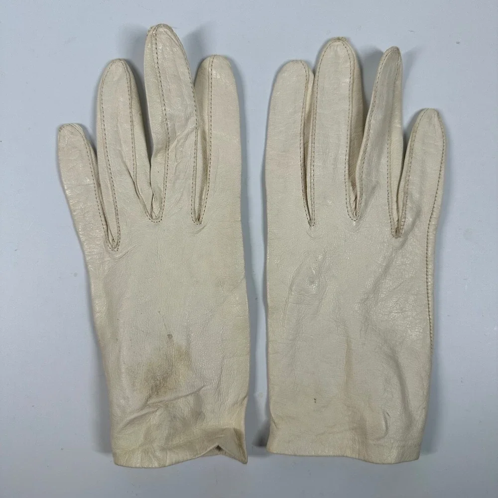 Vintage Off White Leather Gloves Ivory‎ Pearl Closure Formal Evening Sz 6.5